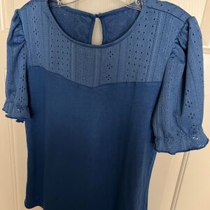 Puff Sleeve Tunic with Keyhole Closure & Cutout Detail Size M